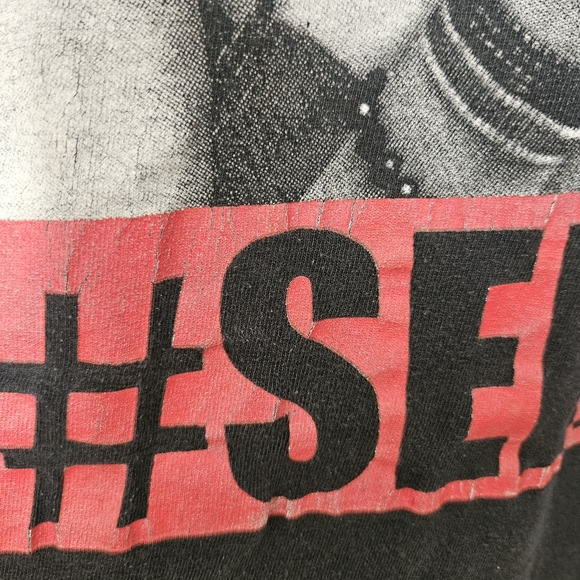 Marilyn Monroe Selfie Graphic Tee - Picture 9 of 9